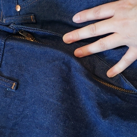 Wrangler 31 Relaxed Fit bootcut jeans - Picture 4 of 8